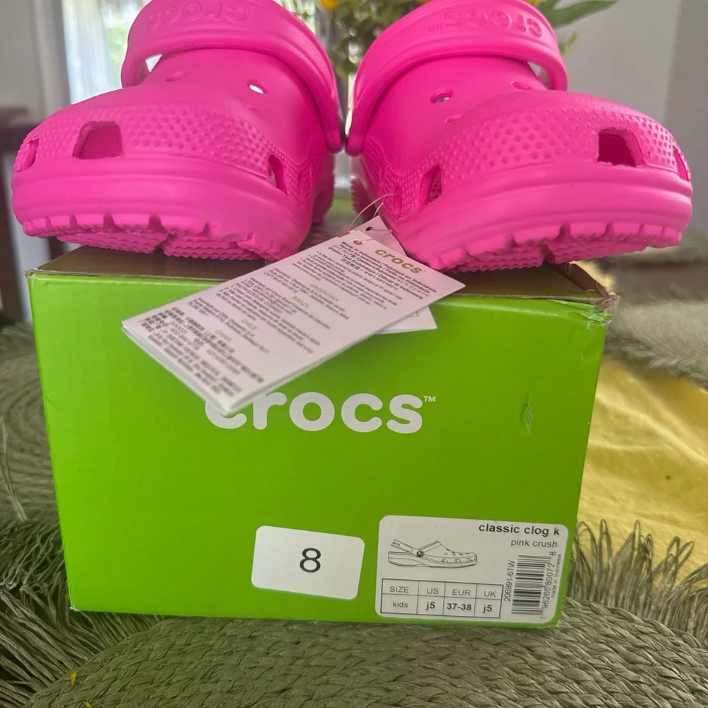 CROCS Kids Classic Clog in Hot Pink